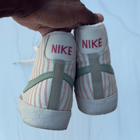 Nike Women’s Blazer Mid - Picture 5 of 5